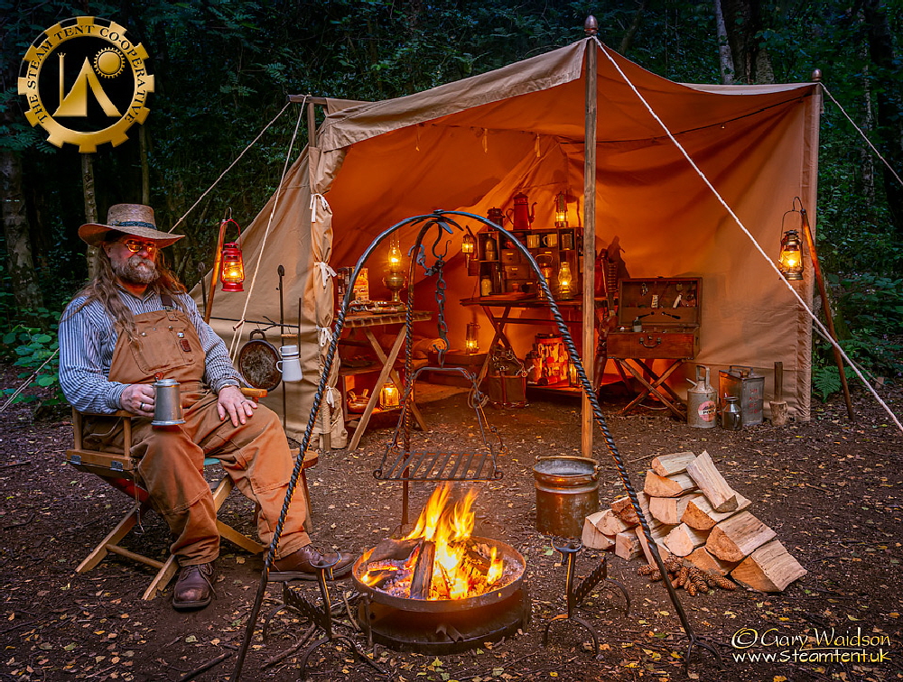 Chuck box in use with the new Baker Tent. - The Steam Tent Co-operative.  Gary Waidson - www.Steamtent.uk