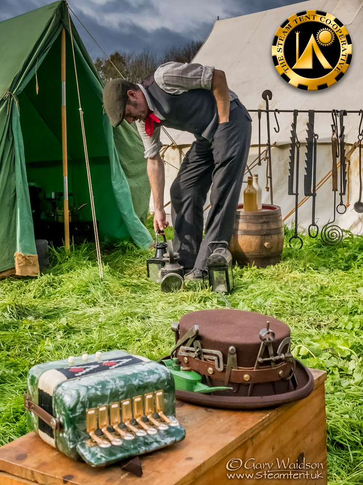 Practical vintage clothing for the outdoors. - The Steam Tent Co-operative. © Gary Waidson - www.Steamtent.uk