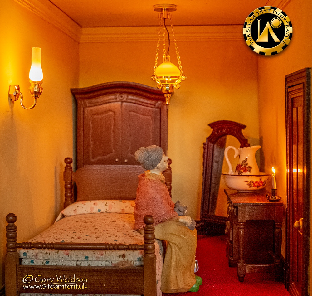 Dolls-House-Bed-Room-I